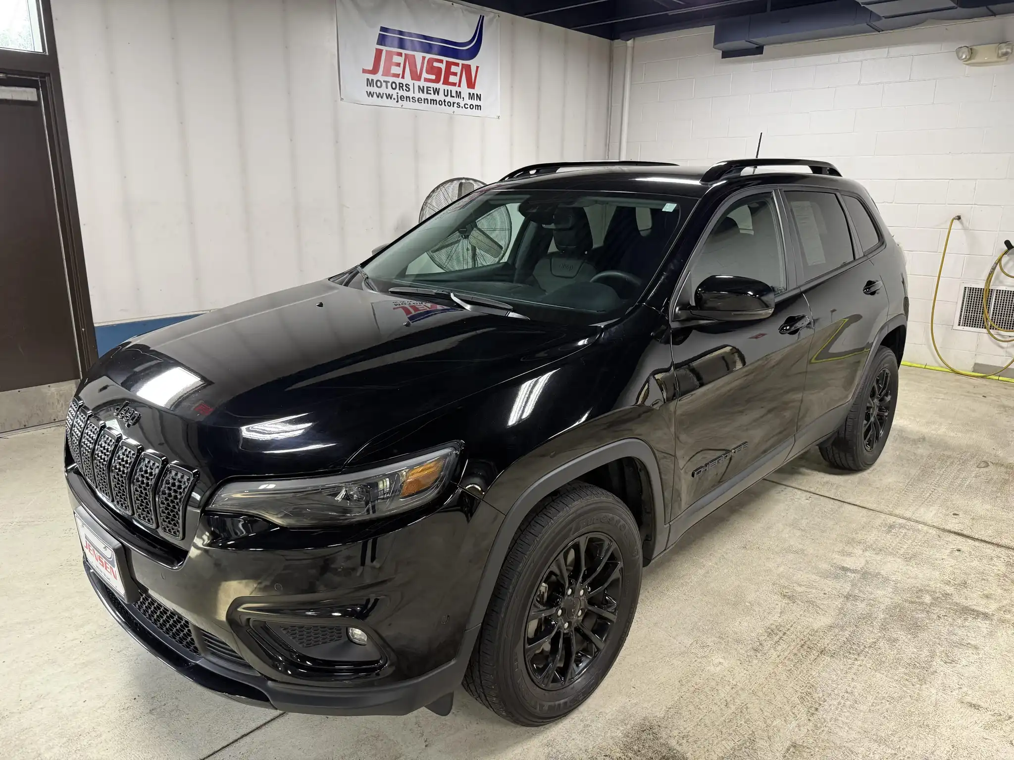 2023 Jeep Cherokee Altitude Lux 4WD's photo