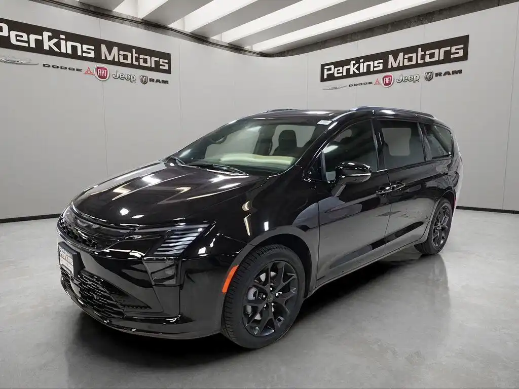 2027 Chrysler Pacifica Limited AWD's photo