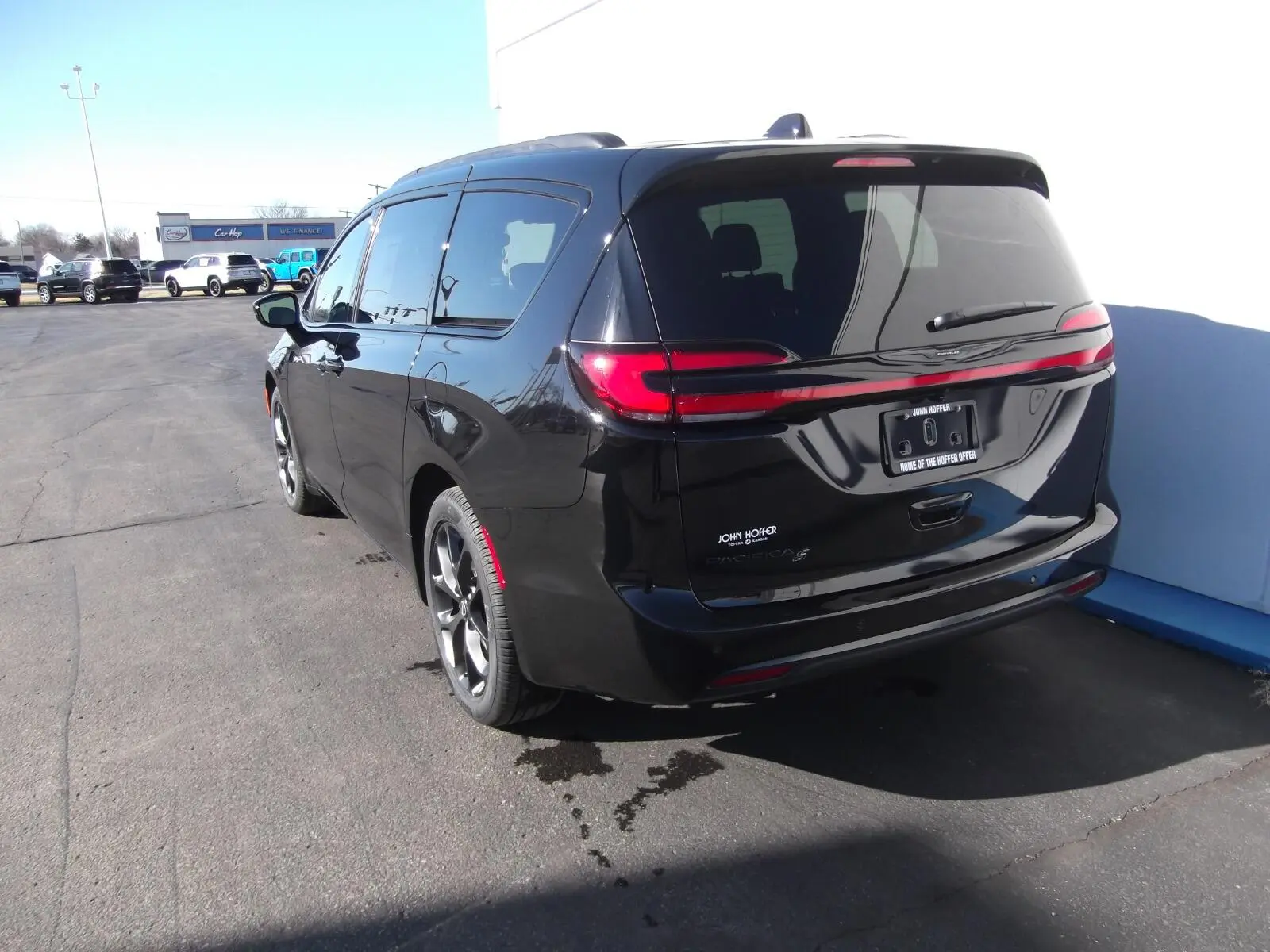 2026 Chrysler Pacifica Select photo 3