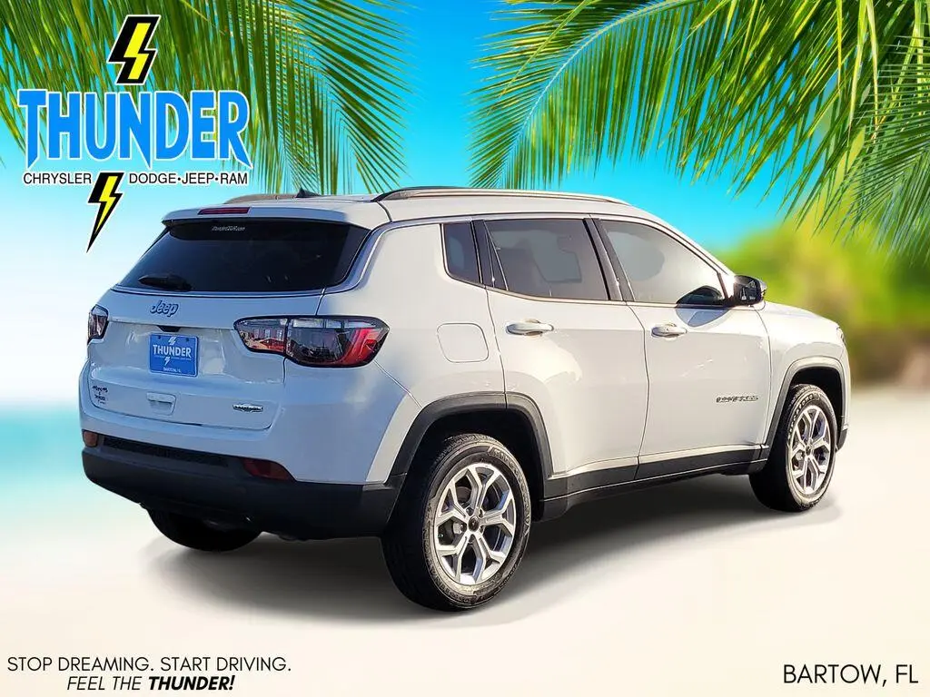 2025 Jeep Compass Latitude 4X4 photo 4