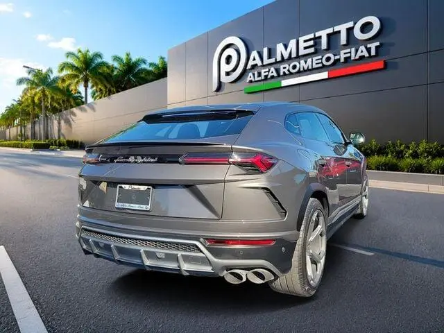 2021 Lamborghini Urus undefined photo 4