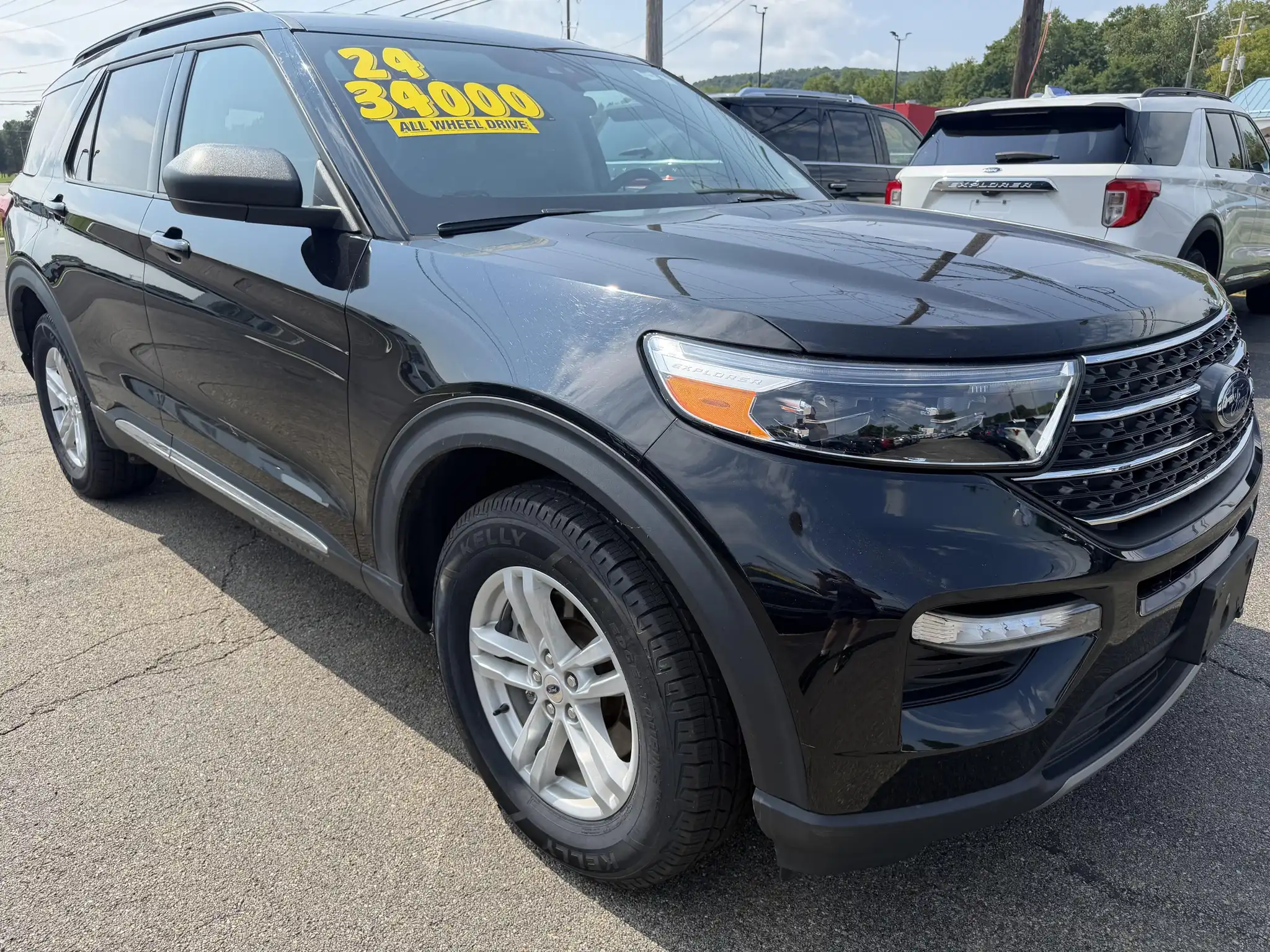2024 Ford Explorer XLT 4WD's photo