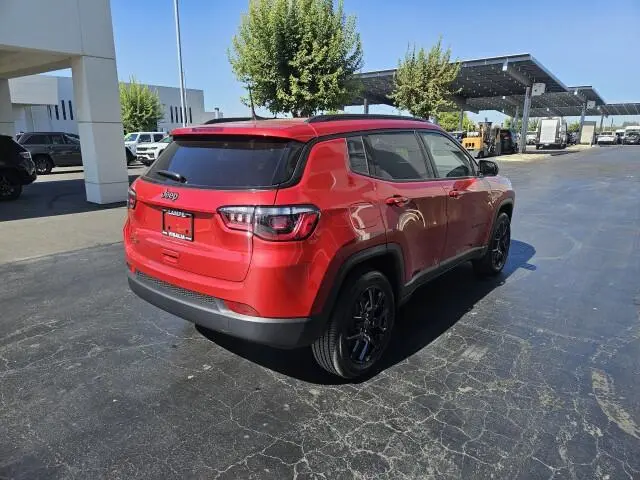 2026 Jeep Compass Altitude 4X4 photo 5