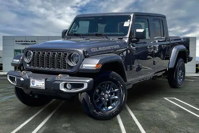 2026 Jeep Gladiator 85th Anniversary Edition Auto's photo