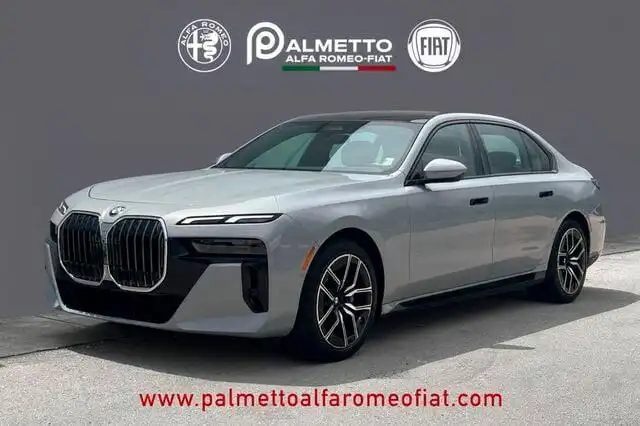 2023 BMW 7 Series 740i Sedan's photo