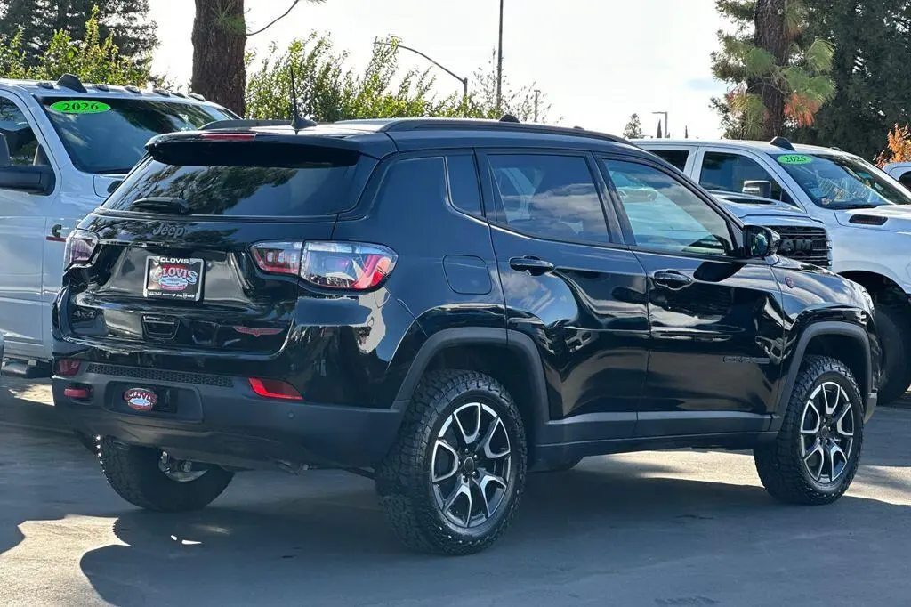 2026 Jeep Compass Trailhawk 4X4 photo 4