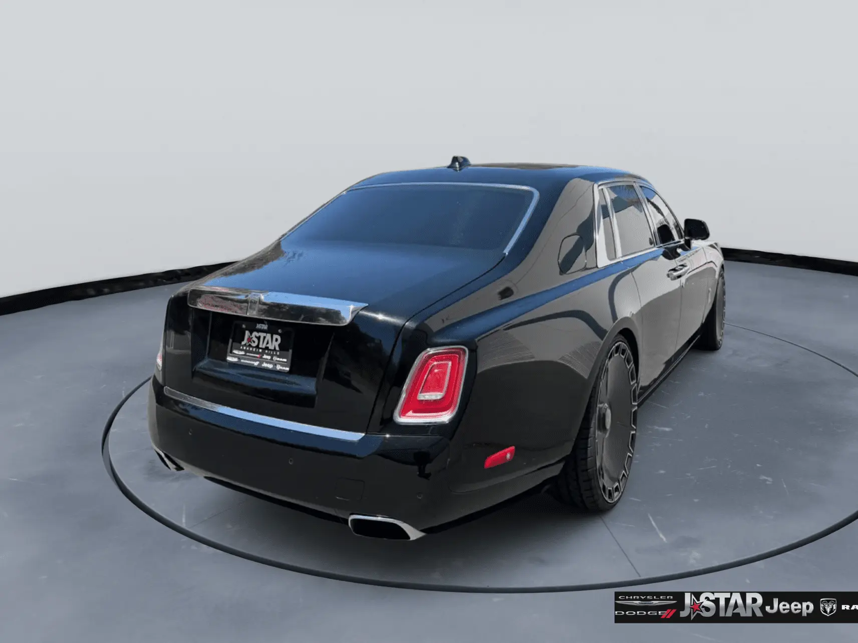 2022 Rolls-Royce Phantom Base photo 5