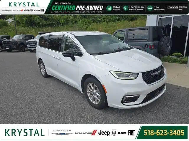 2024 Chrysler Pacifica Touring L's photo
