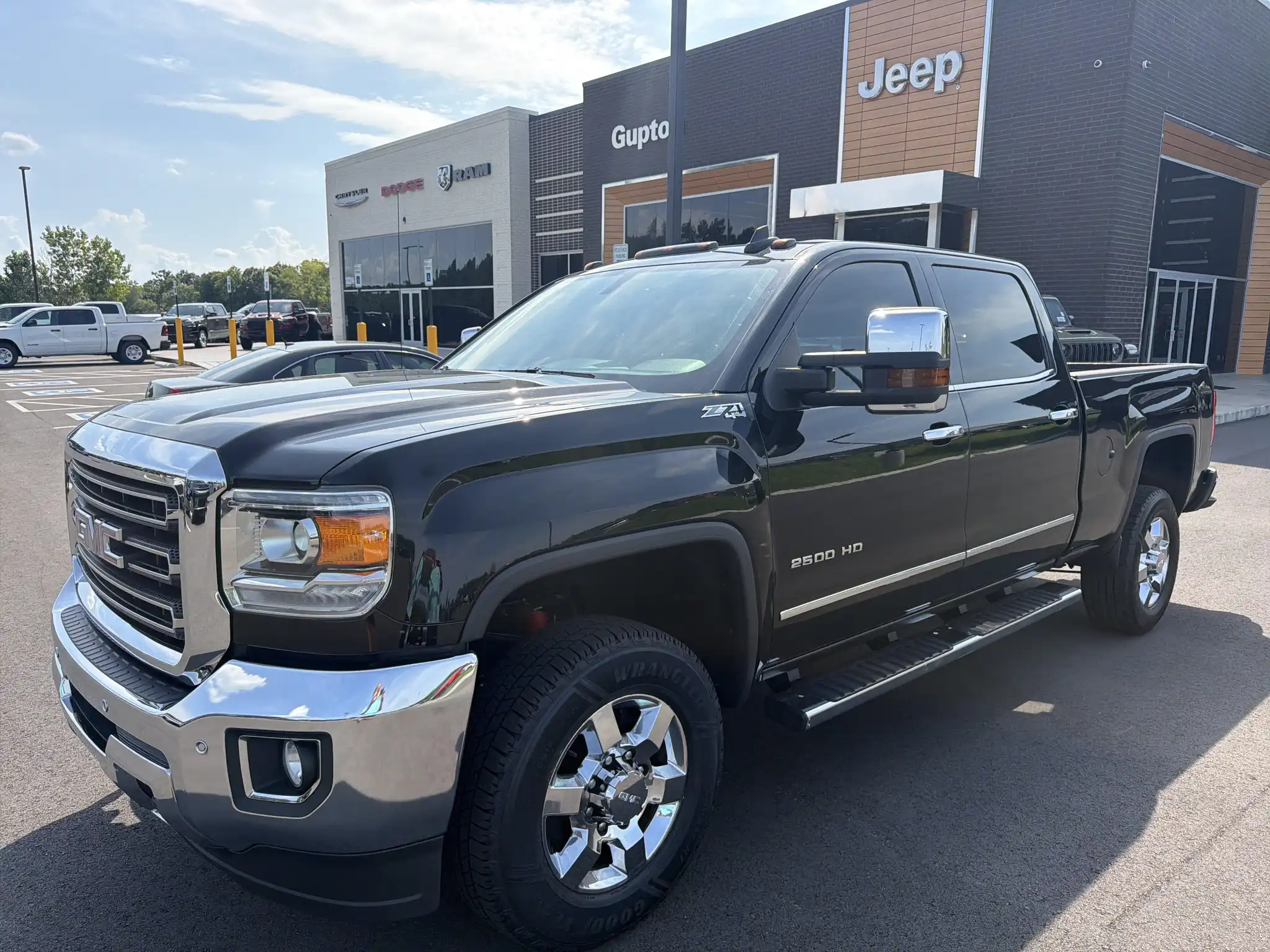 2019 GMC Sierra 4WD Crew Cab Standard Box SLT's photo
