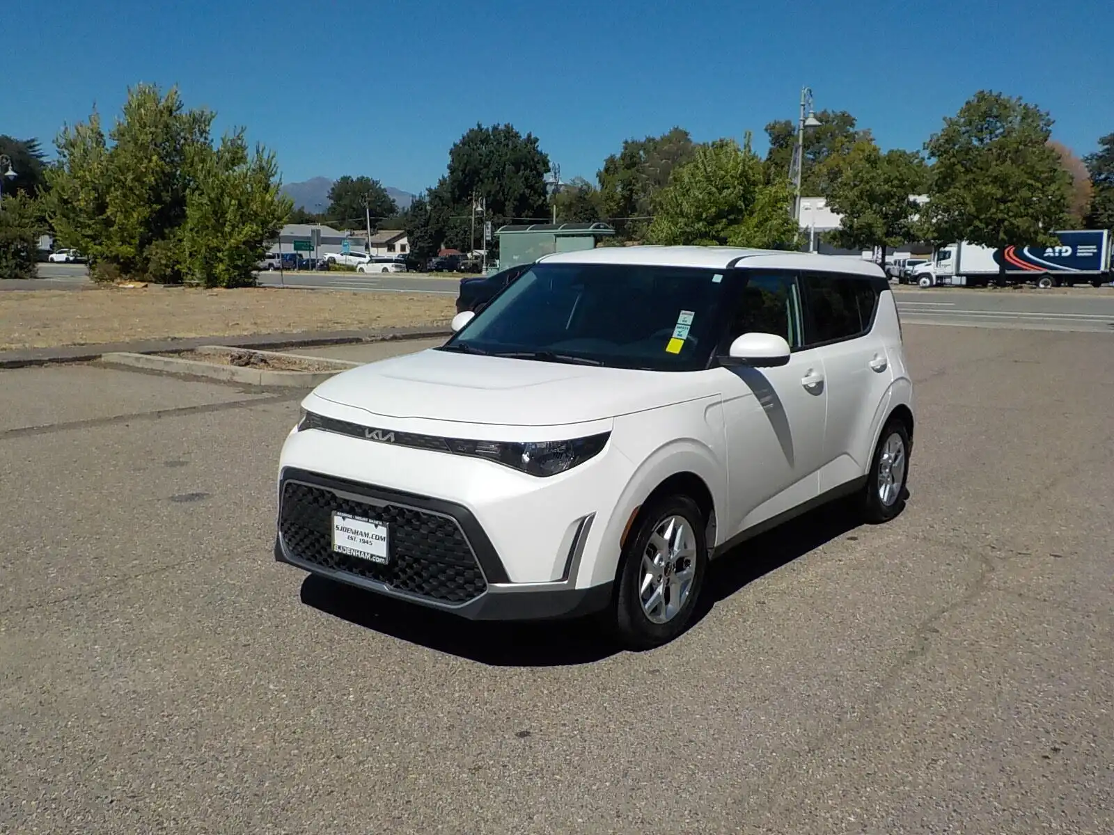 2025 Kia Soul 2.0L LX IVT's photo