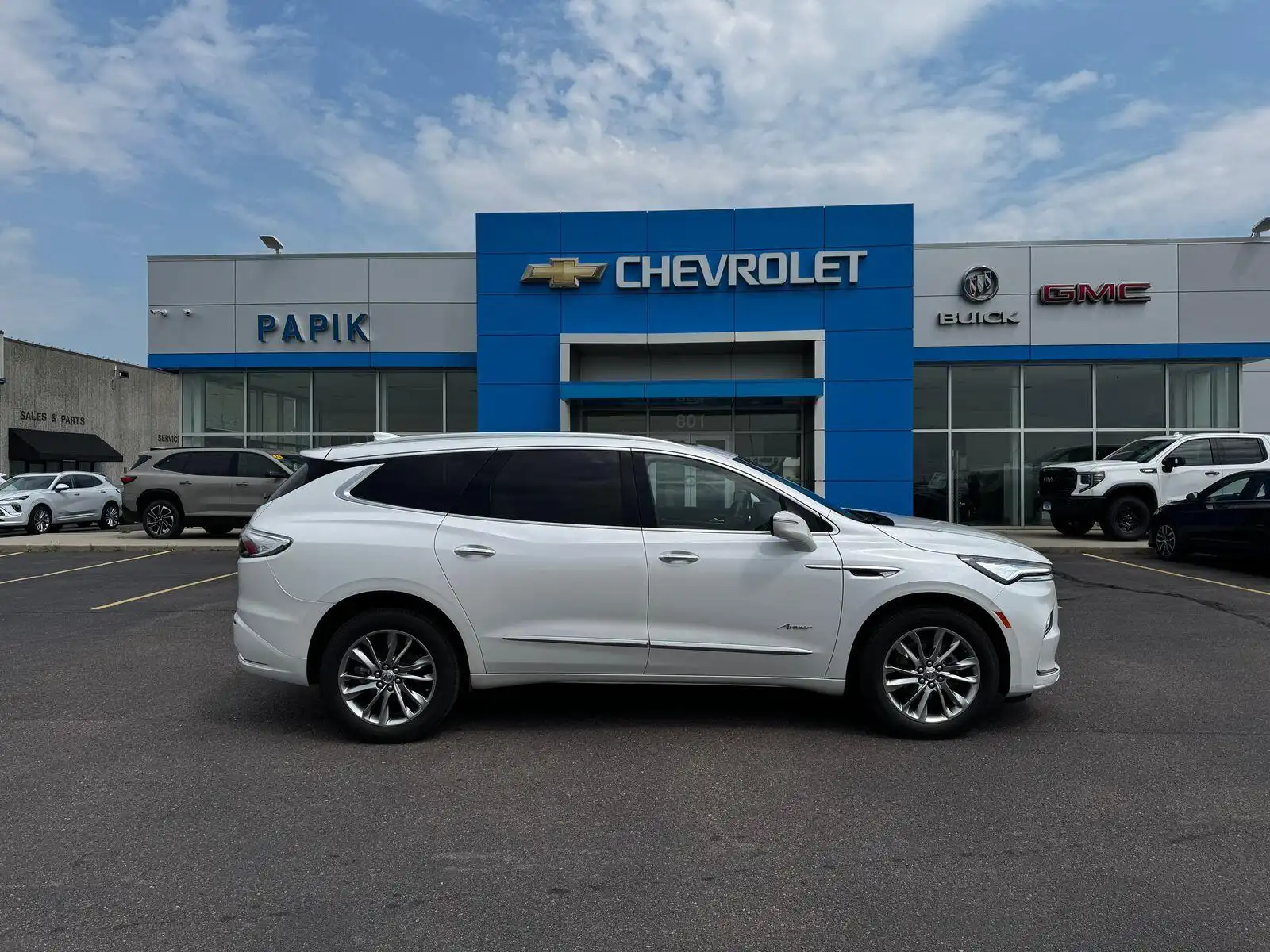 2024 Buick Enclave Avenir AWD's photo