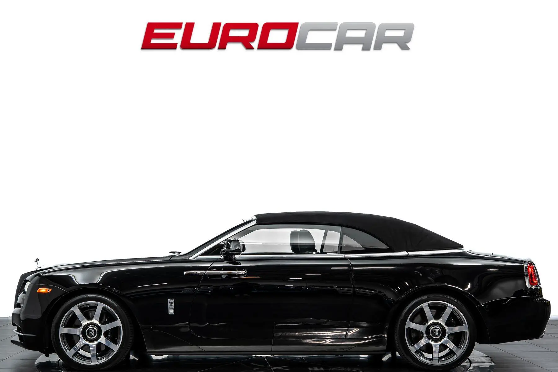 2017 Rolls-Royce Dawn Base photo 3