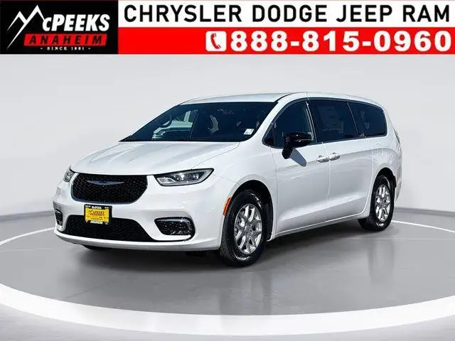 2026 Chrysler Pacifica Select photo 1