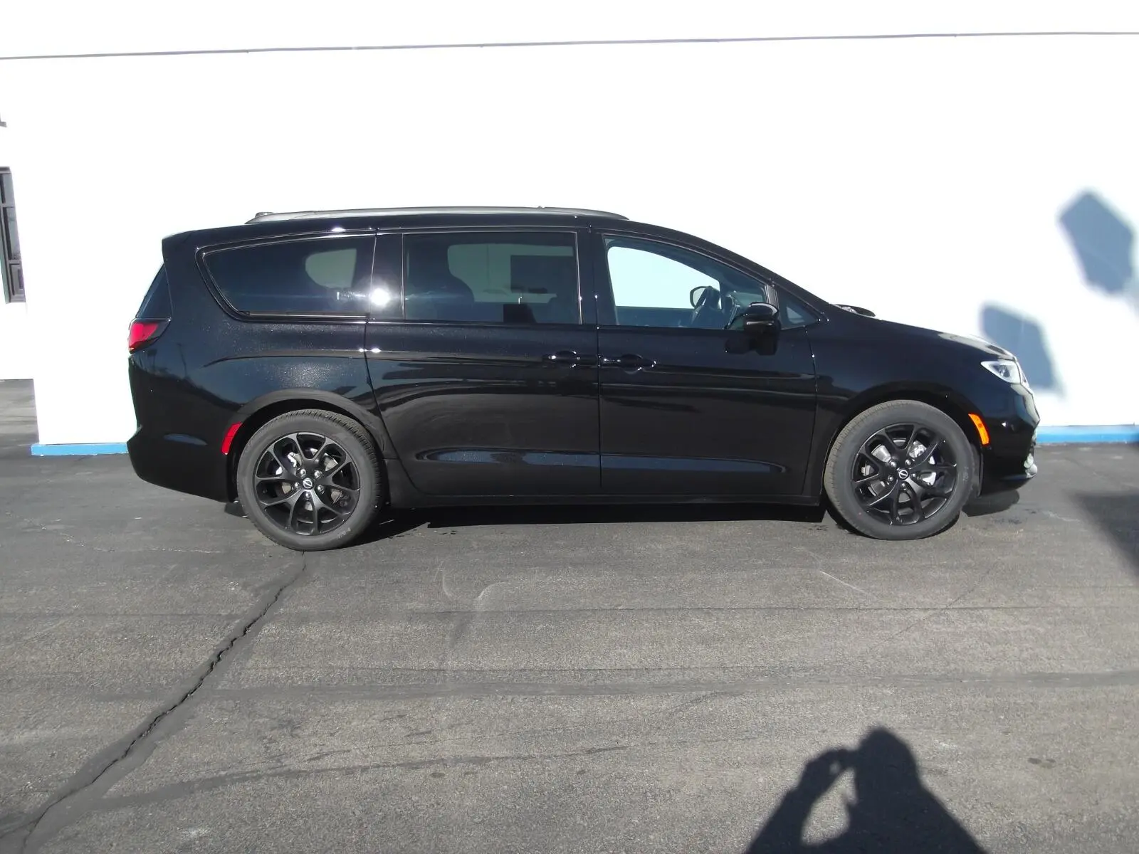 2026 Chrysler Pacifica Select photo 4