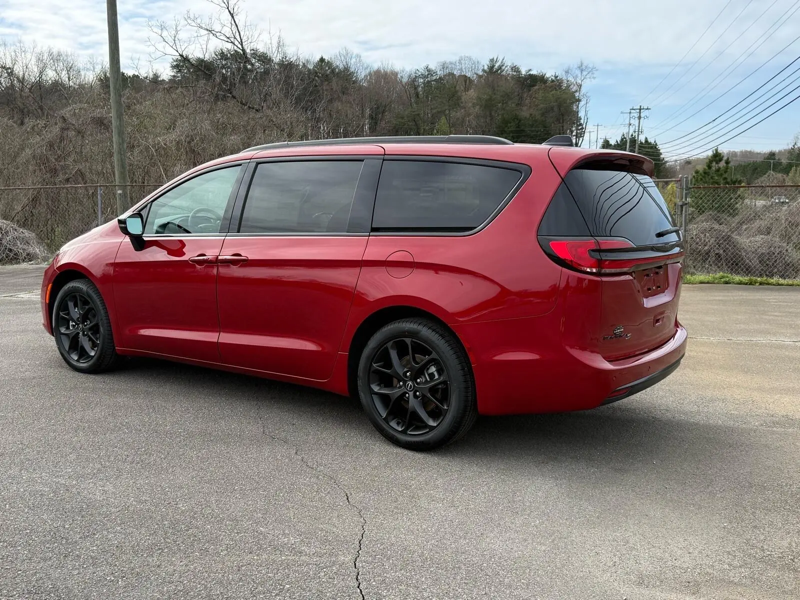 2026 Chrysler Pacifica Select photo 3