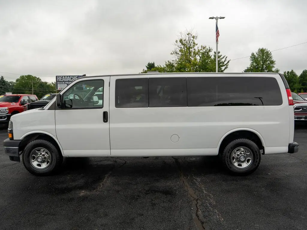 2018 Chevrolet Express LT 3500 Extended photo 4