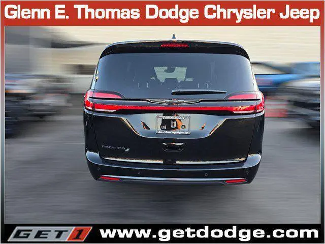 2026 Chrysler Pacifica Select photo 5