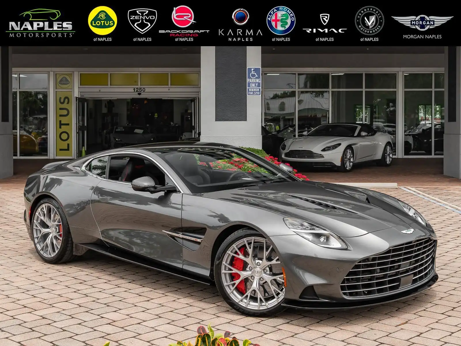 2025 Aston Martin Vanquish Coupe's photo