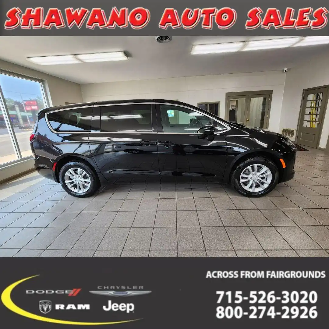 2027 Chrysler Pacifica Select AWD's photo