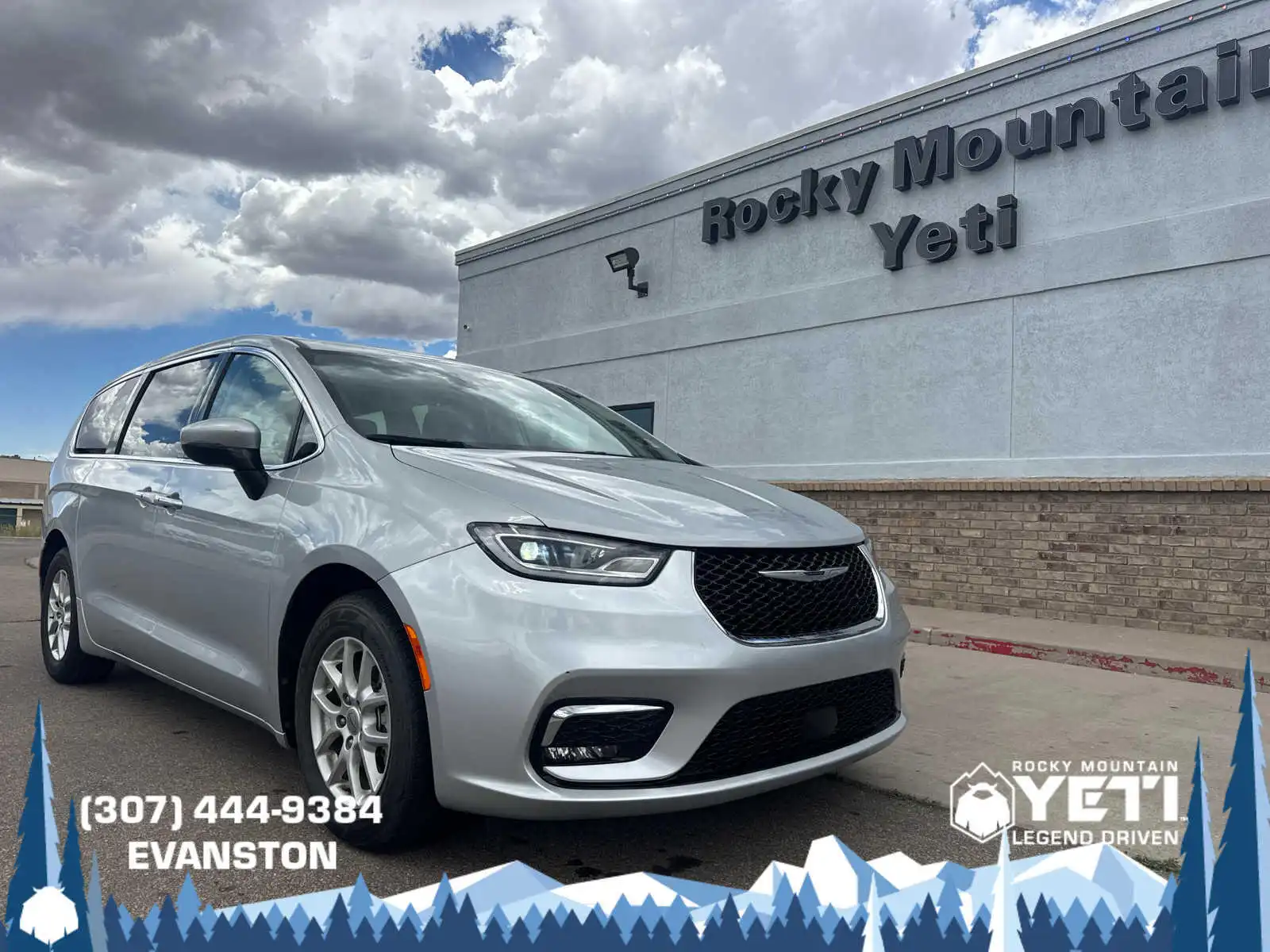 2023 Chrysler Pacifica Touring L's photo