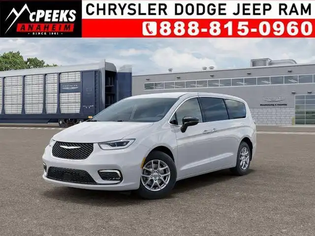2026 Chrysler Pacifica Select's photo