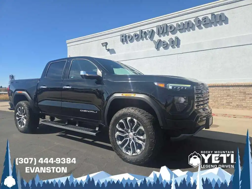 2023 GMC Canyon Denali 4WD Crew Cab Short Box's photo