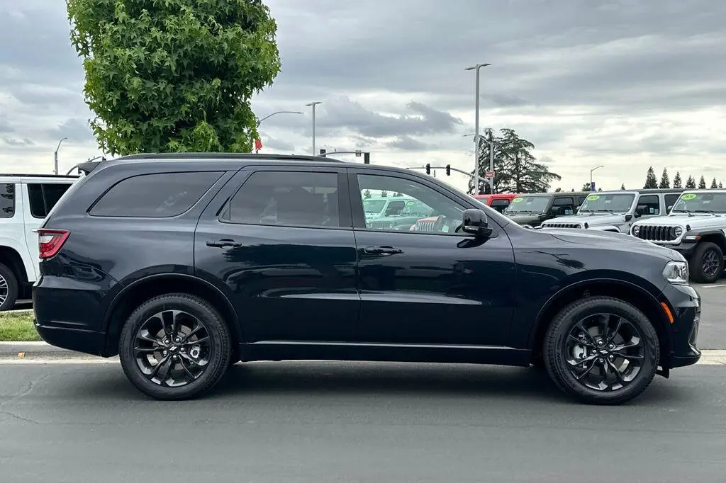 2026 Dodge Durango GT Plus AWD photo 3