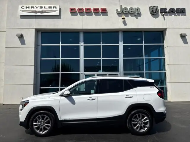 2024 GMC Terrain SLT AWD photo 5
