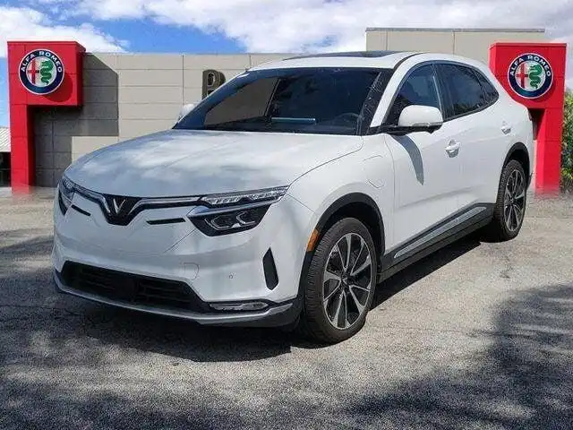 2025 VinFast VF 8 VF 8 Plus Standard Range's photo