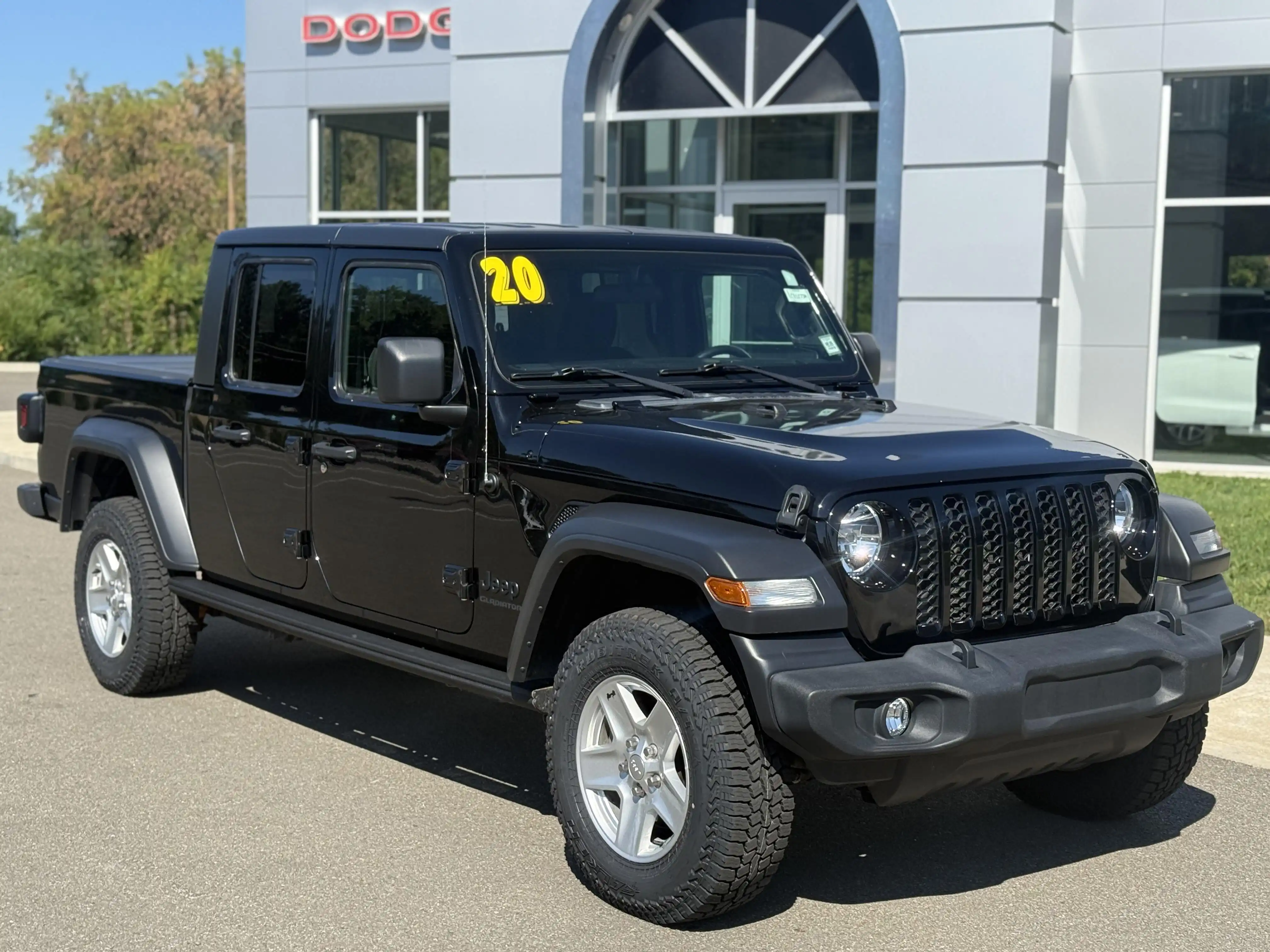2020 Jeep Gladiator Sport S's photo