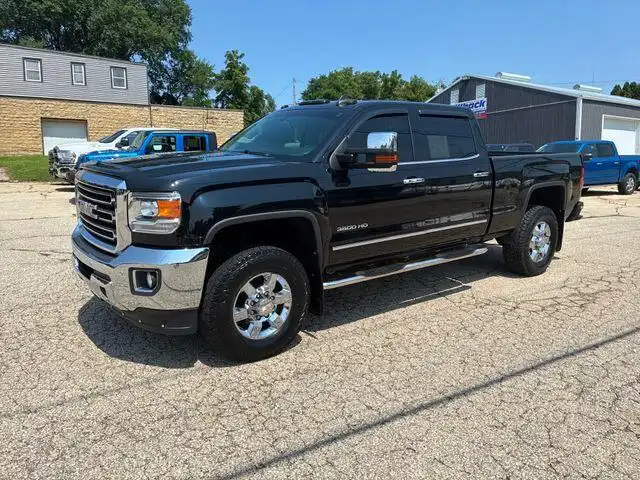 2015 GMC Sierra 4WD Crew Cab 6.5ft SLT SRW's photo