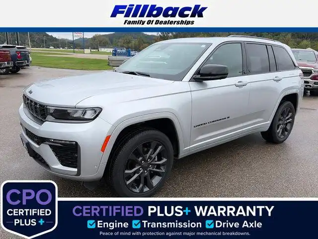 2026 Jeep Grand Cherokee Limited Reserve 4WD's photo