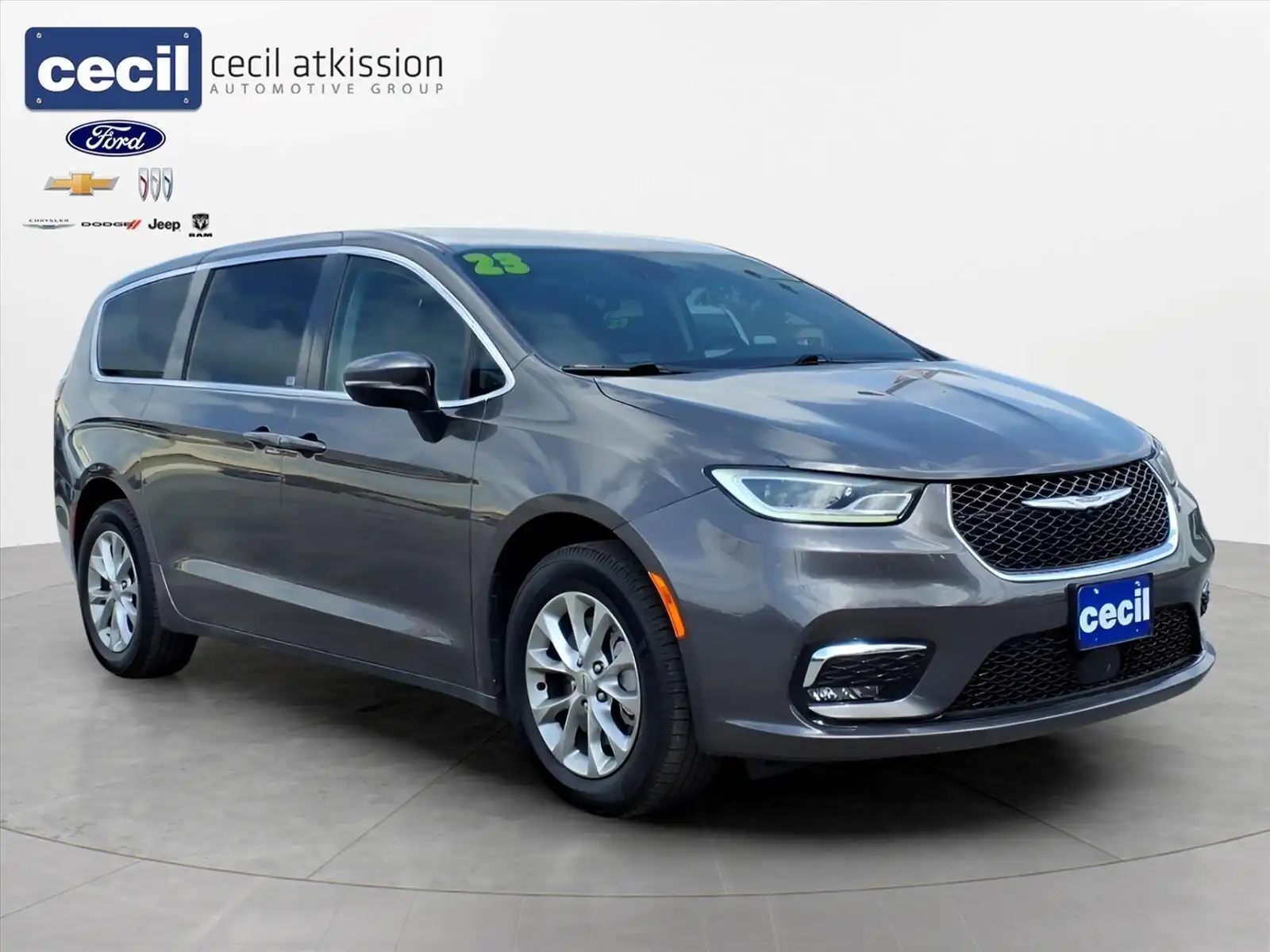 2023 Chrysler Pacifica Touring L AWD's photo