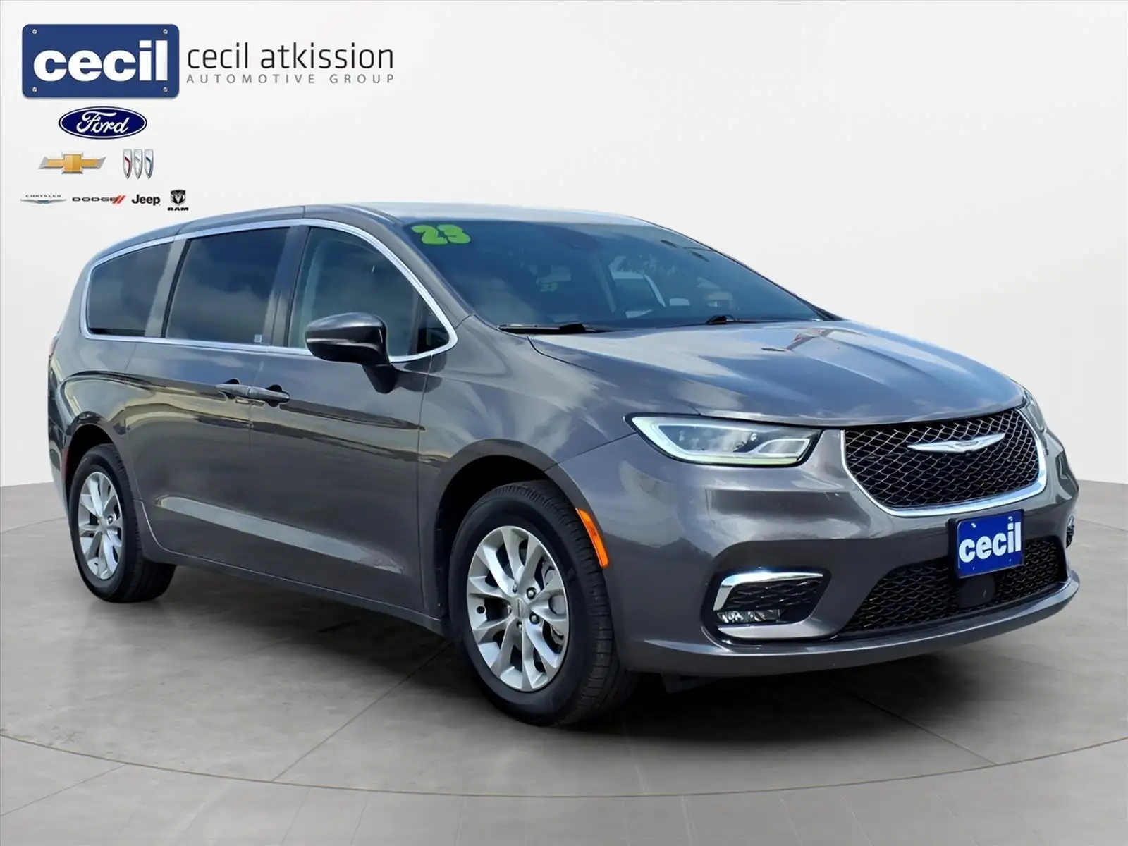 2023 Chrysler Pacifica Touring L AWD's photo