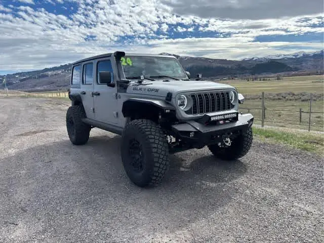 2024 Jeep Wrangler Willys photo 5
