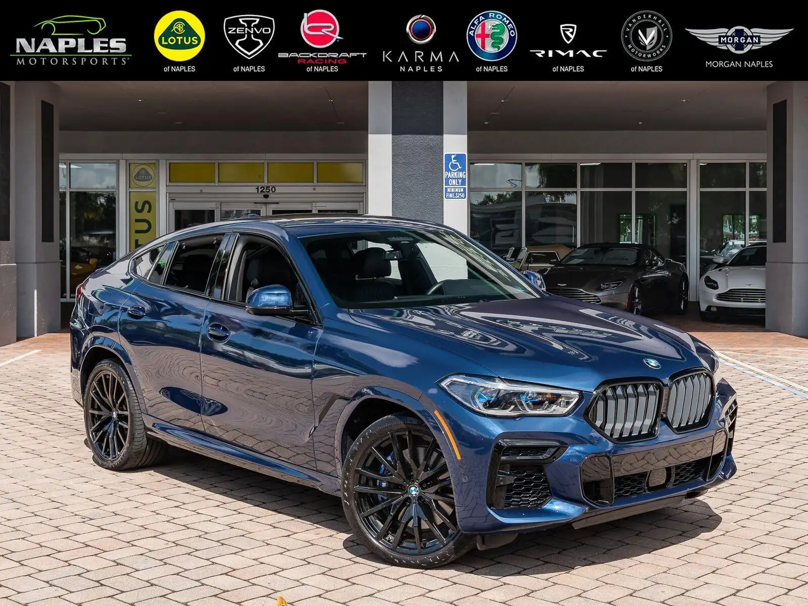2022 BMW X6 M50i's photo