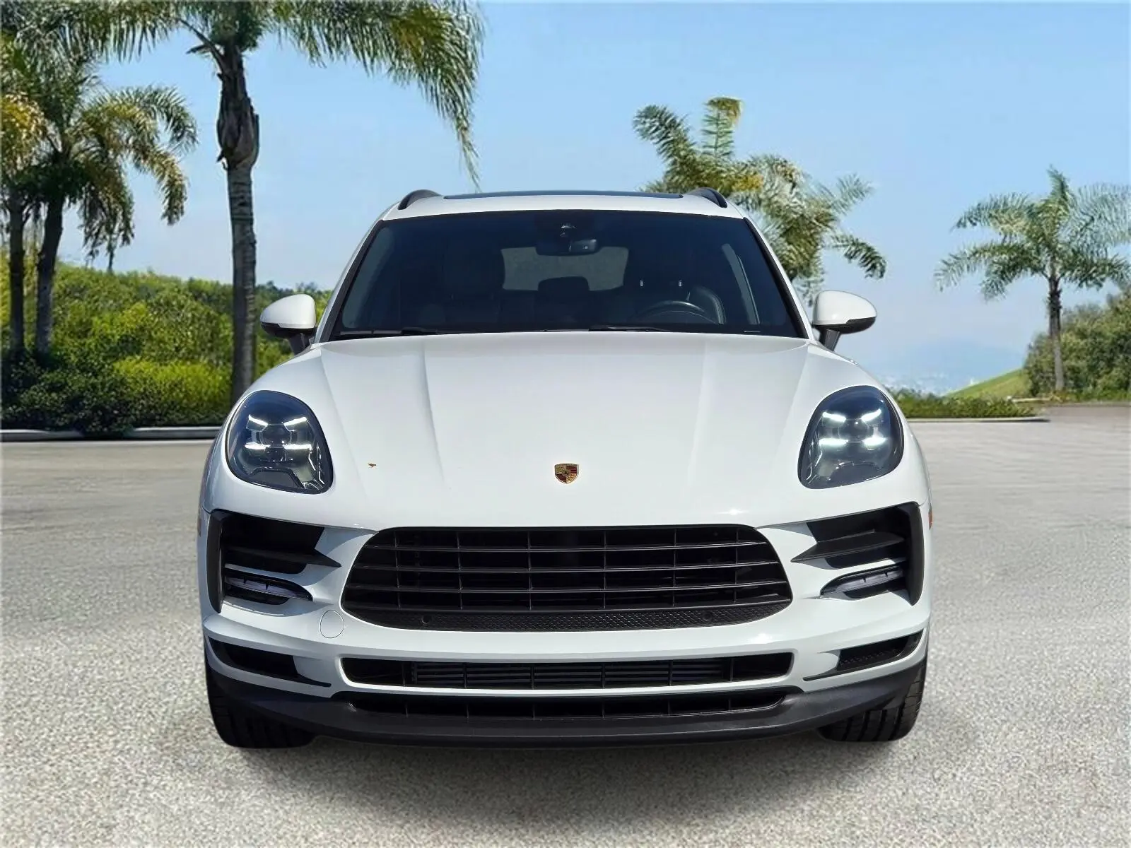 2021 Porsche Macan Base photo 3