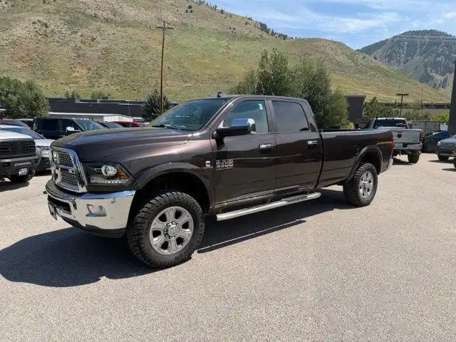 2017 RAM 3500 Laramie 4X4 Crew Cab LWB's photo