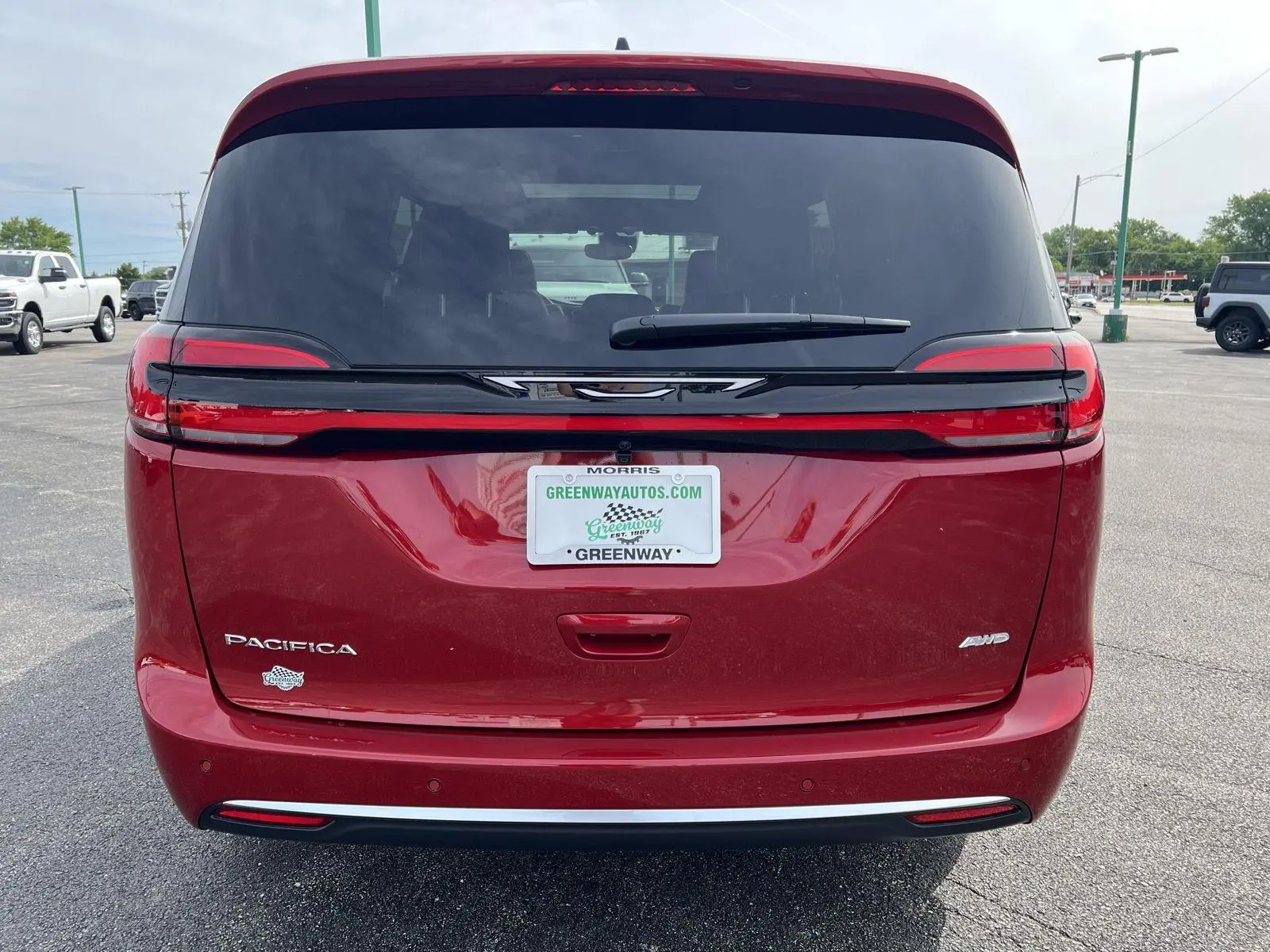 2027 Chrysler Pacifica Select AWD photo 5