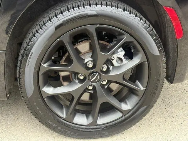 2023 Chrysler Pacifica Limited AWD photo 4