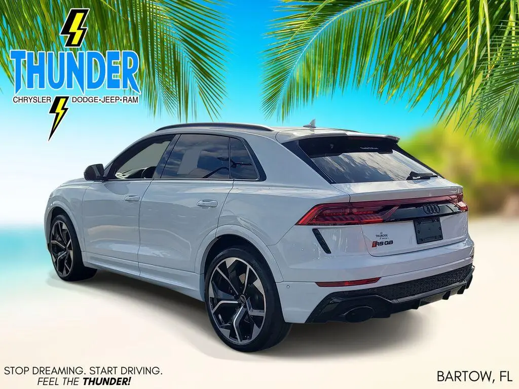 2022 Audi RS Q8 Base photo 3
