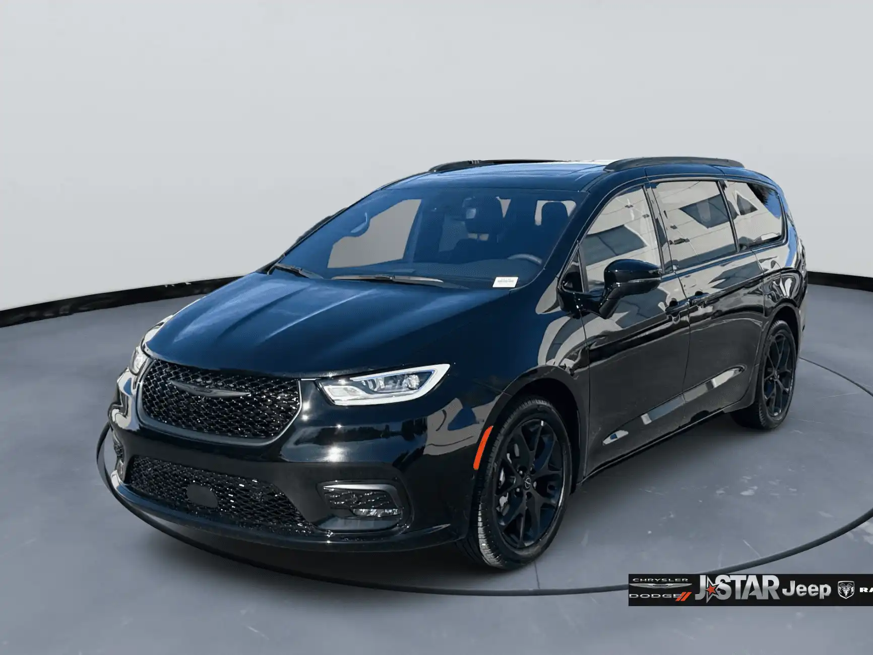 2026 Chrysler Pacifica Limited's photo