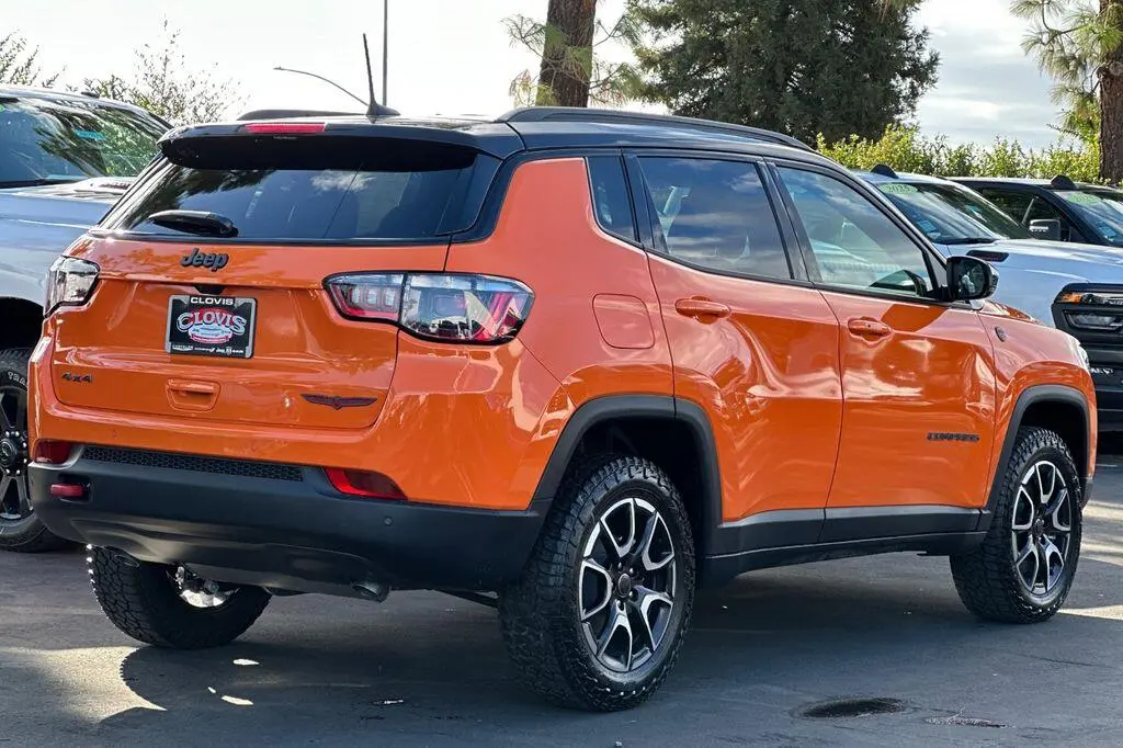 2026 Jeep Compass Trailhawk 4X4 photo 4