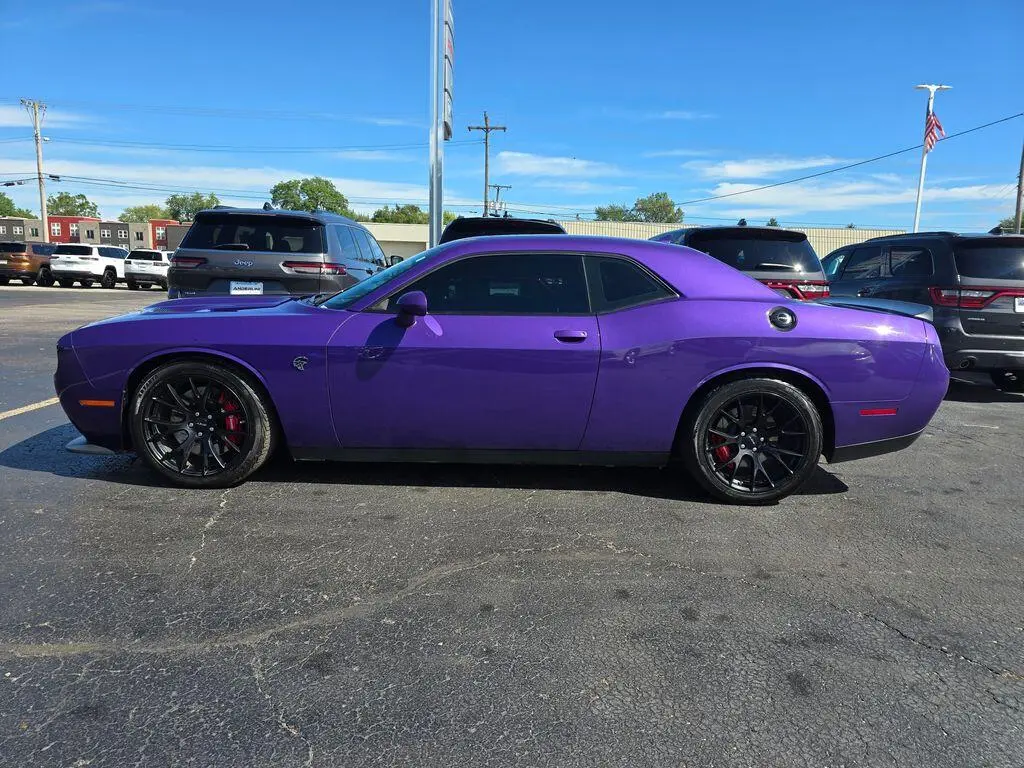 2016 Dodge Challenger SRT Hellcat Used 2016 Dodge photo 4