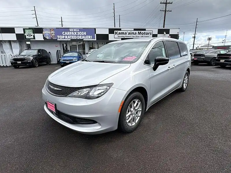 2026 Chrysler Voyager LX's photo
