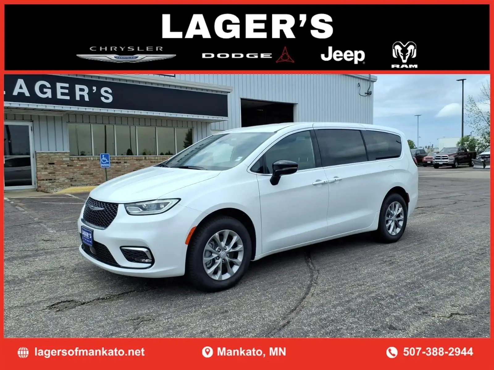 2026 Chrysler Pacifica Select AWD's photo
