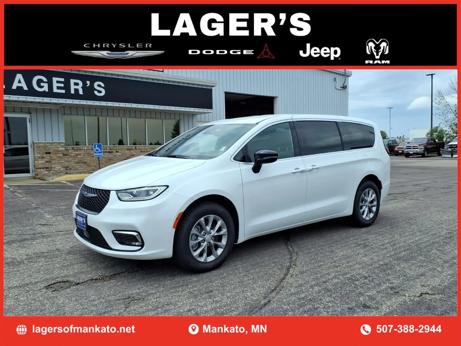 2026 Chrysler Pacifica Select AWD photo 1