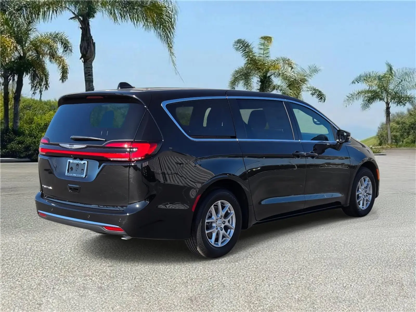 2026 Chrysler Pacifica Select photo 4
