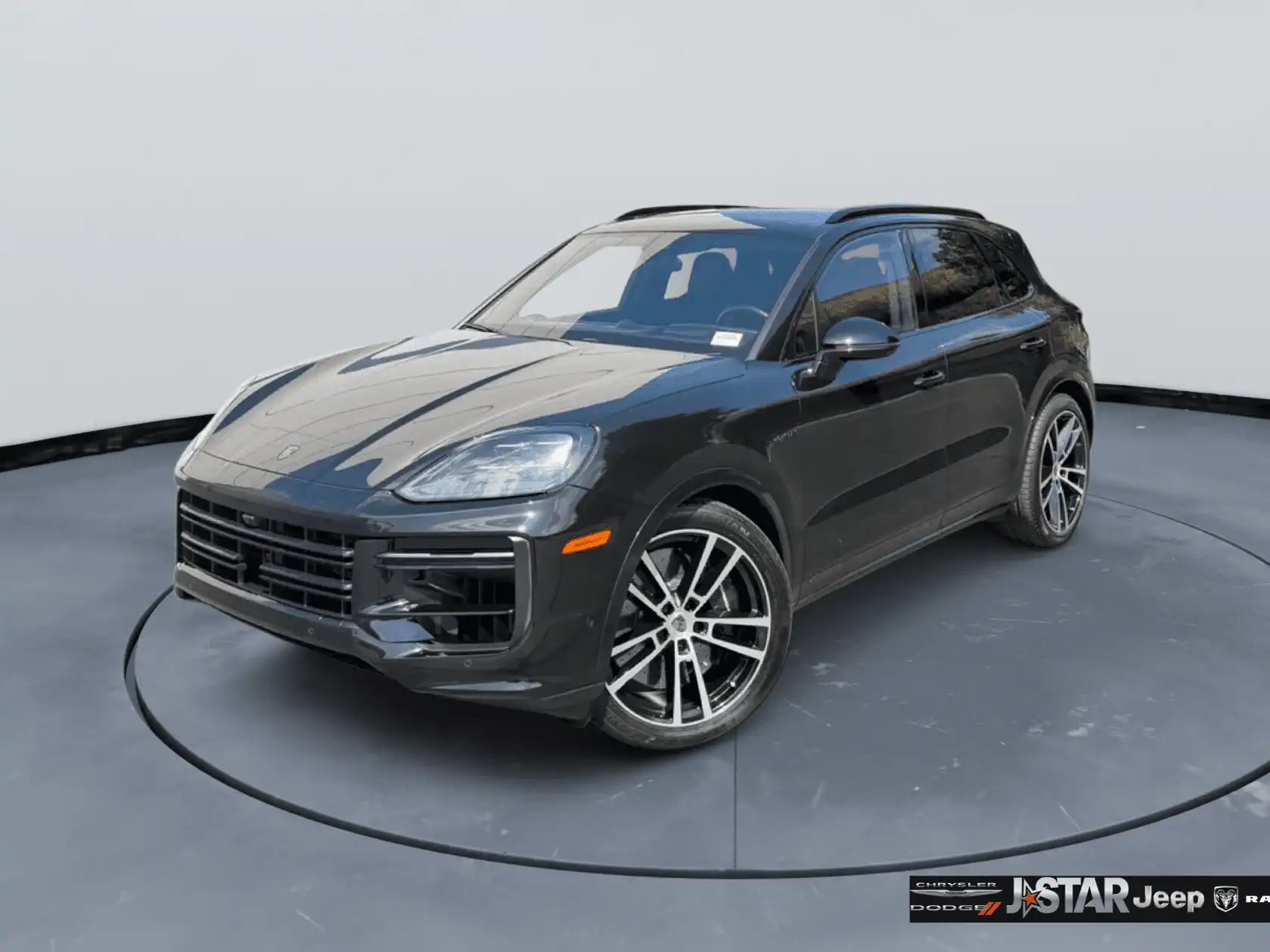 2026 Porsche Cayenne Turbo E-Hybrid's photo