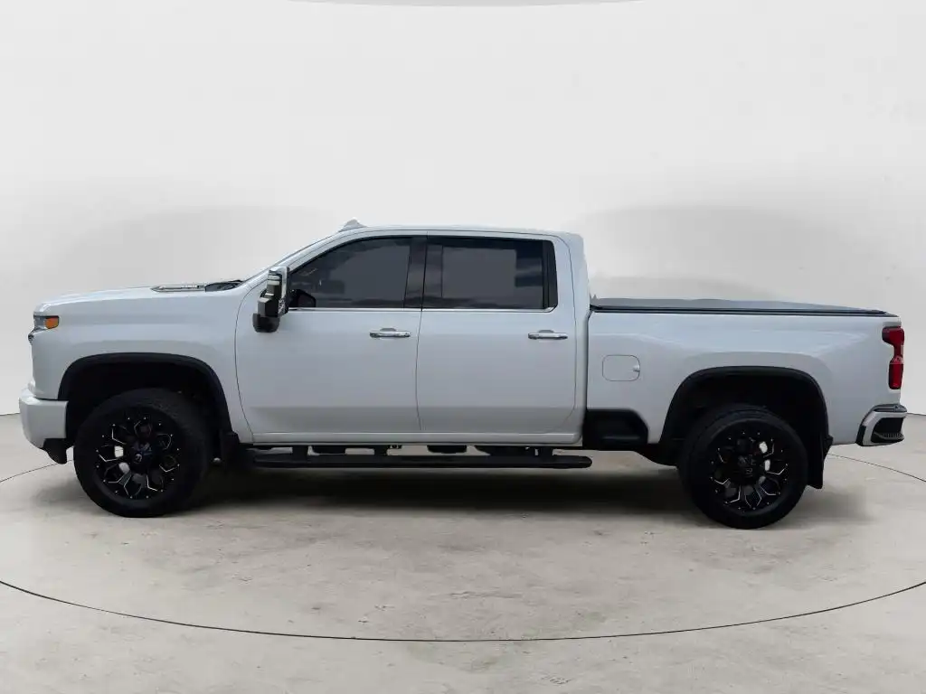 2022 Chevrolet Silverado HD High Country 4WD Crew Cab Long Box SRW's photo